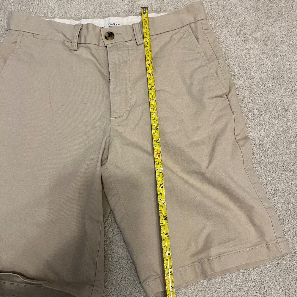 Old Navy Tan mens shorts size 30: Used